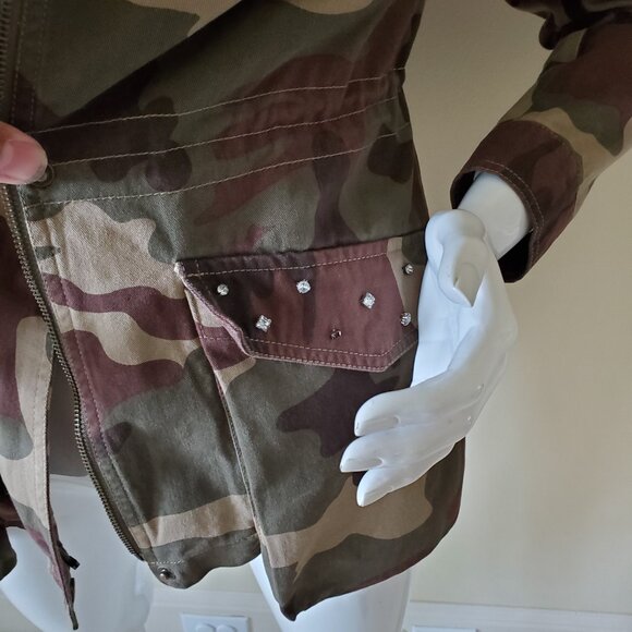 BCBGeneration Camouflage Faux Fur Lined Studded Hidden Hoodie Jacket SZ M - Picture 7 of 14